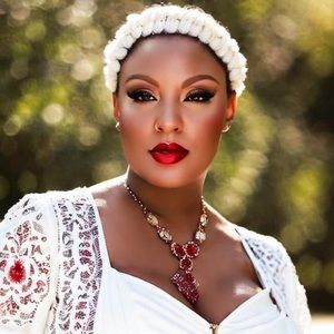 Meet your Posher, Ayafa tiera